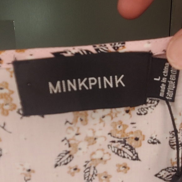 MINKPINK NWT Pink floral button down dual slit dress Large - Picture 4 of 8